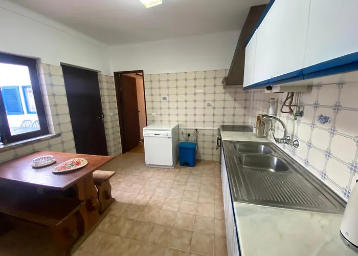 39 - Cantinho Do Mar Ferrel (Leiria)